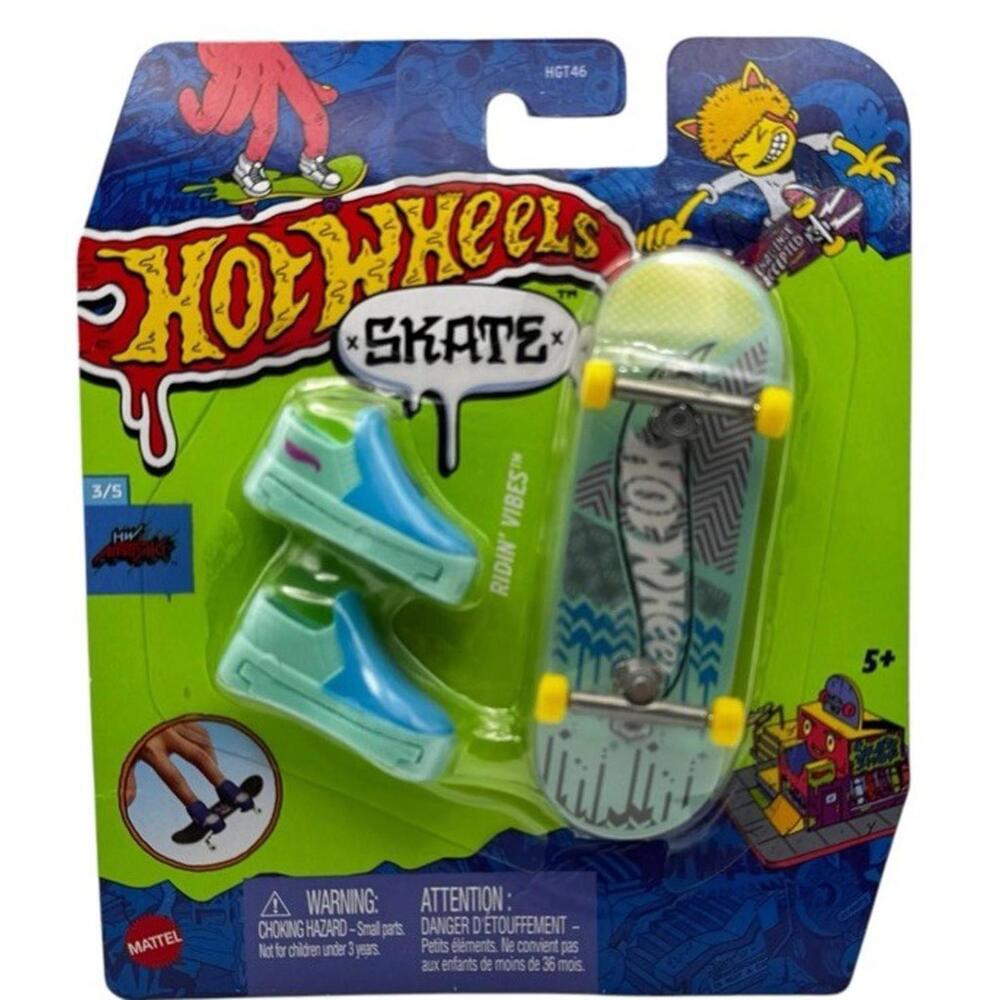 Hot Wheels Skate Fingerboard & Shoes Set  (Ridin Vibes)